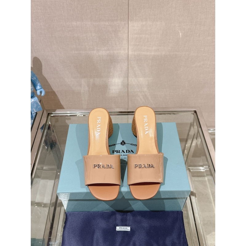 Pra*a slippers